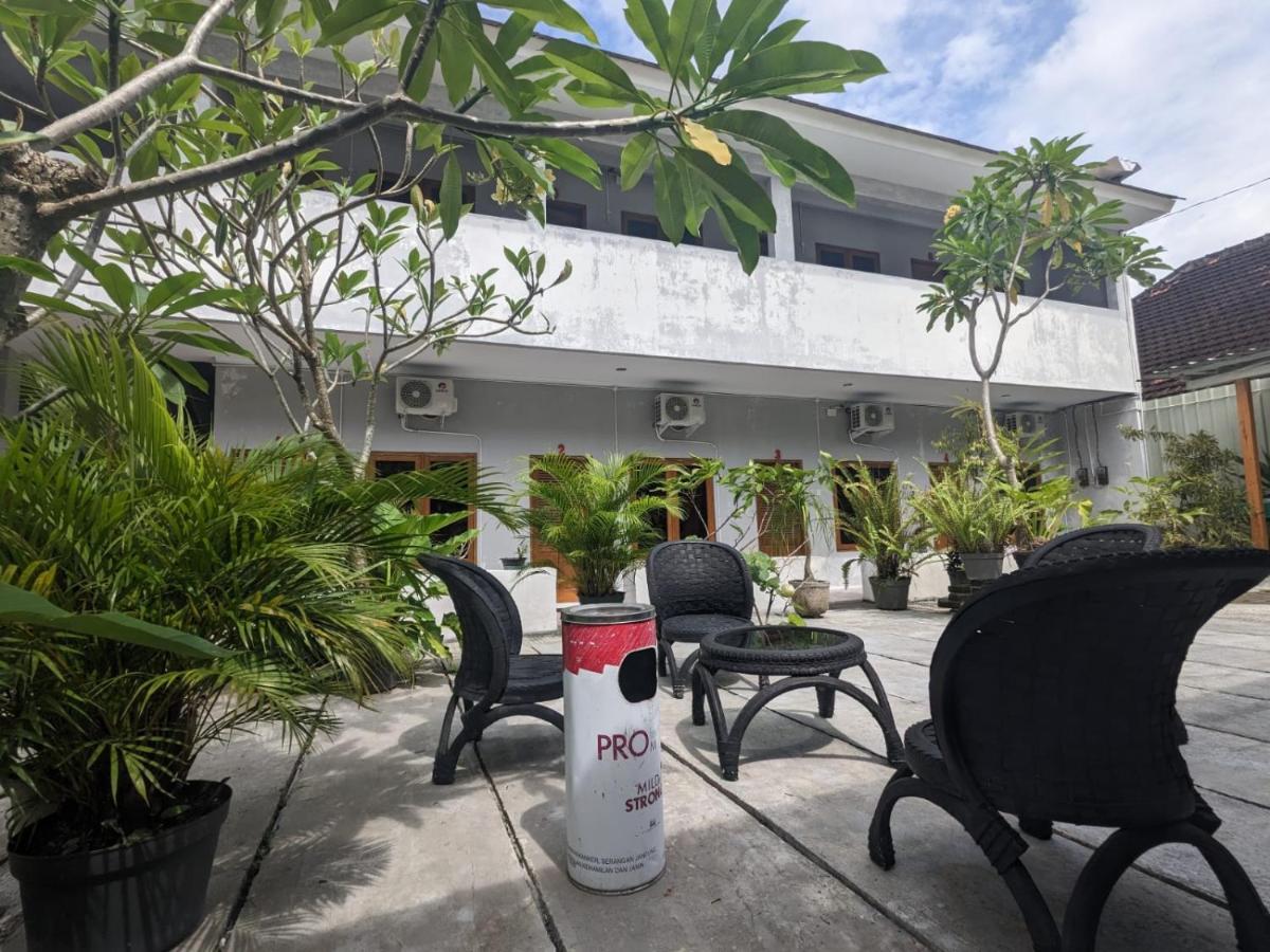 Rumah Pagar Merah Homestay Джокьякарта Экстерьер фото