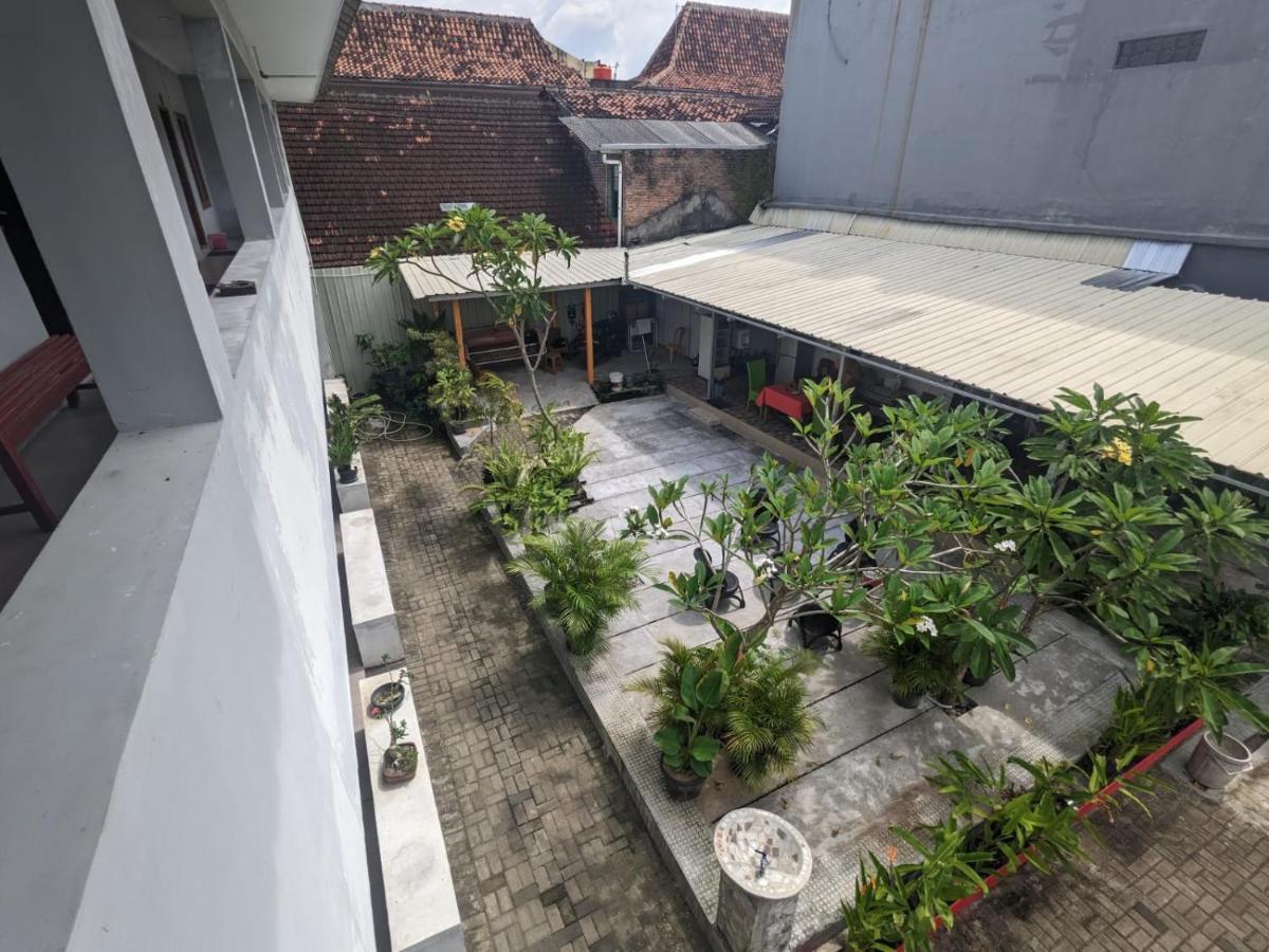 Rumah Pagar Merah Homestay Джокьякарта Экстерьер фото